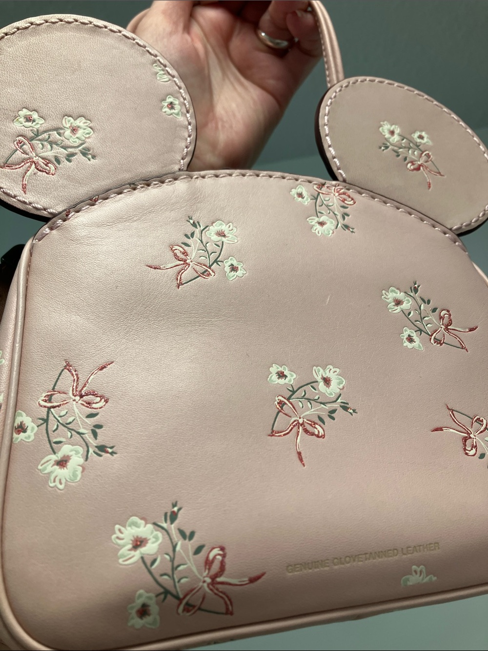 Coach Disney X Minnie Mouse Leather Kisslock Bag 69179 - Picture 16 of 16